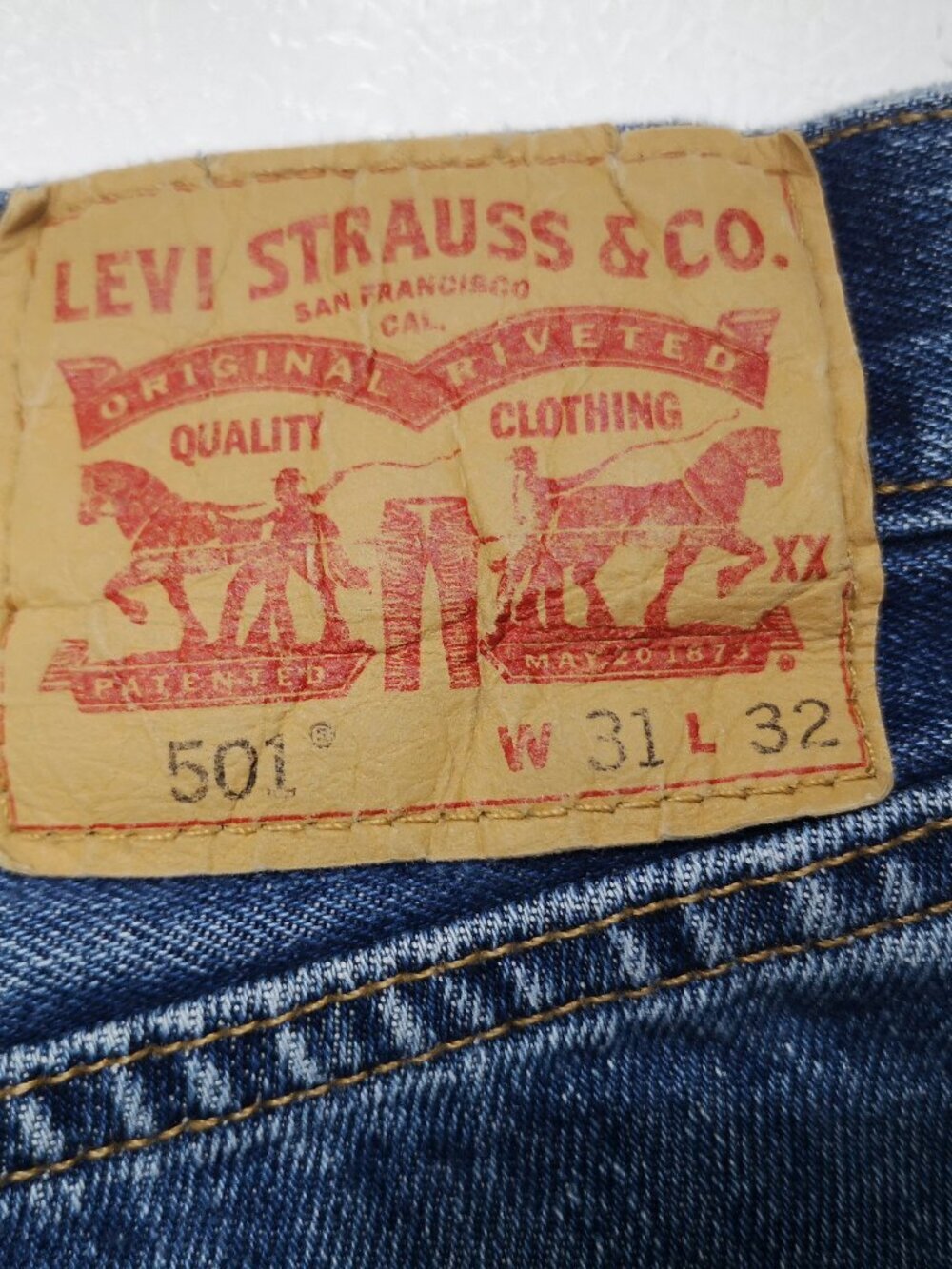 Levi's 501 Men's Size 31 Medium Wash Button Front Closure Rough Hem Jeans